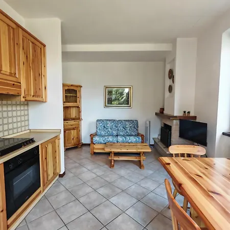 Flora Lakeview Apartment Limonta