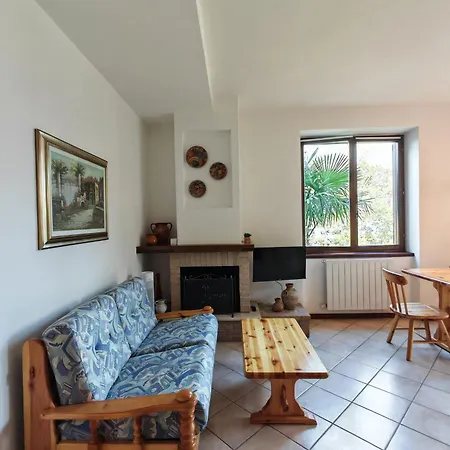Apartament Flora Lakeview Limonta
